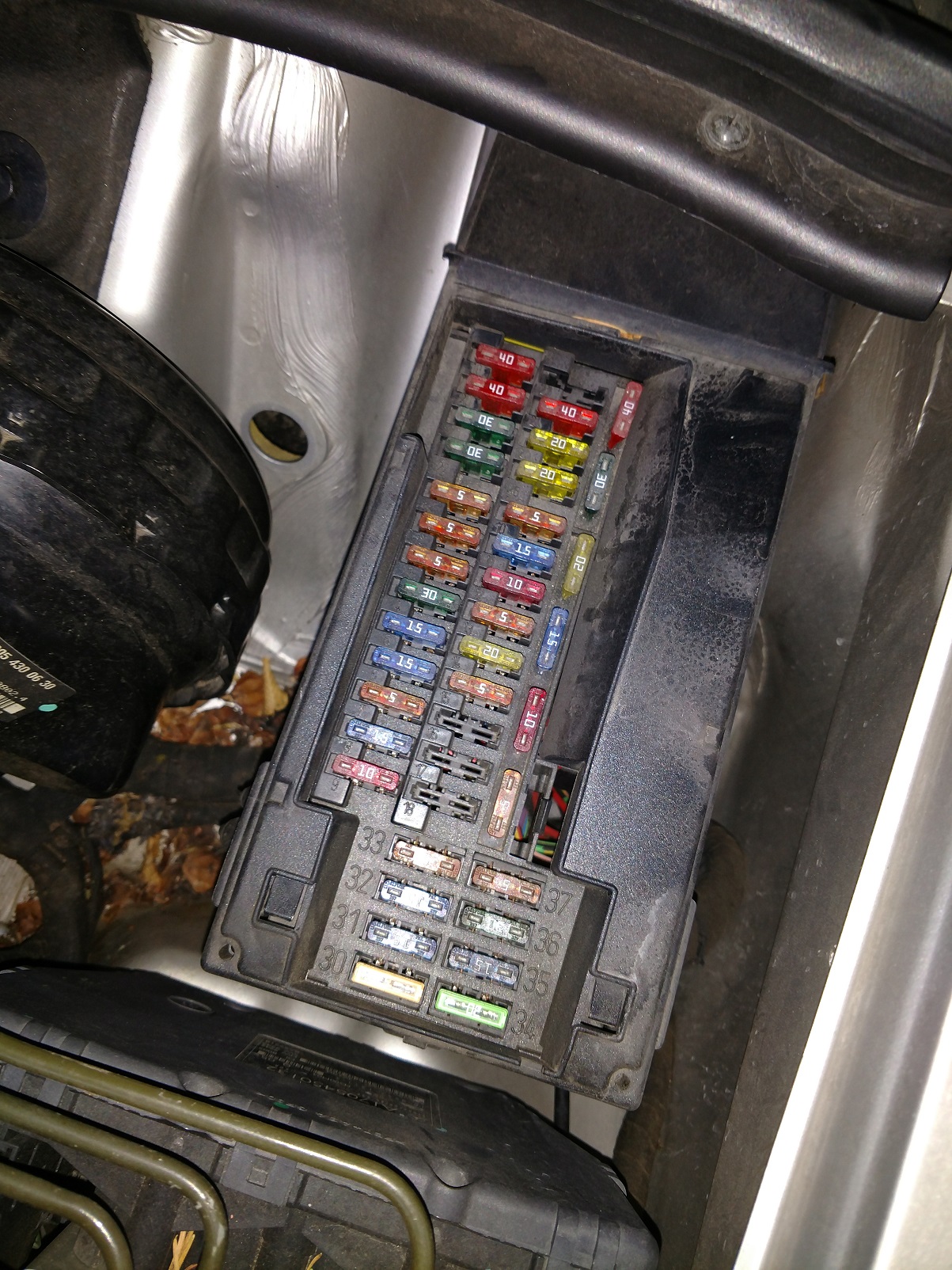 P0410 Code Help Fuse And Relay Locations For 2001 SLK320 Mercedes p0410-code-help-fuse-and-relay-locations-for-2001-slk320-mercedes