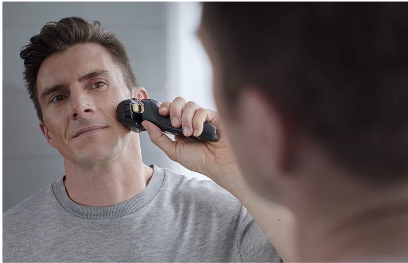 PANASONIC ES-LV97 Wet/Dry Washable Electric Shaver +Cleaning